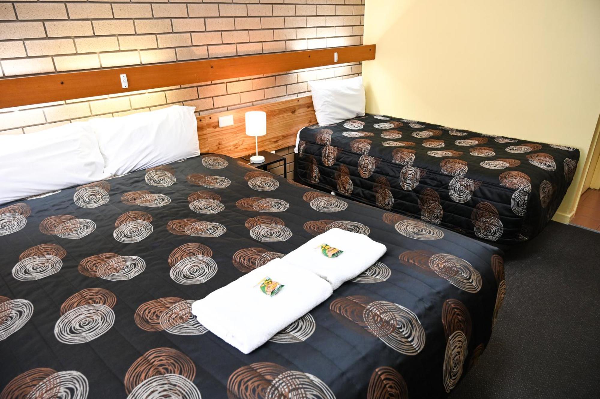Holbrook Town Centre Motor Inn Luaran gambar