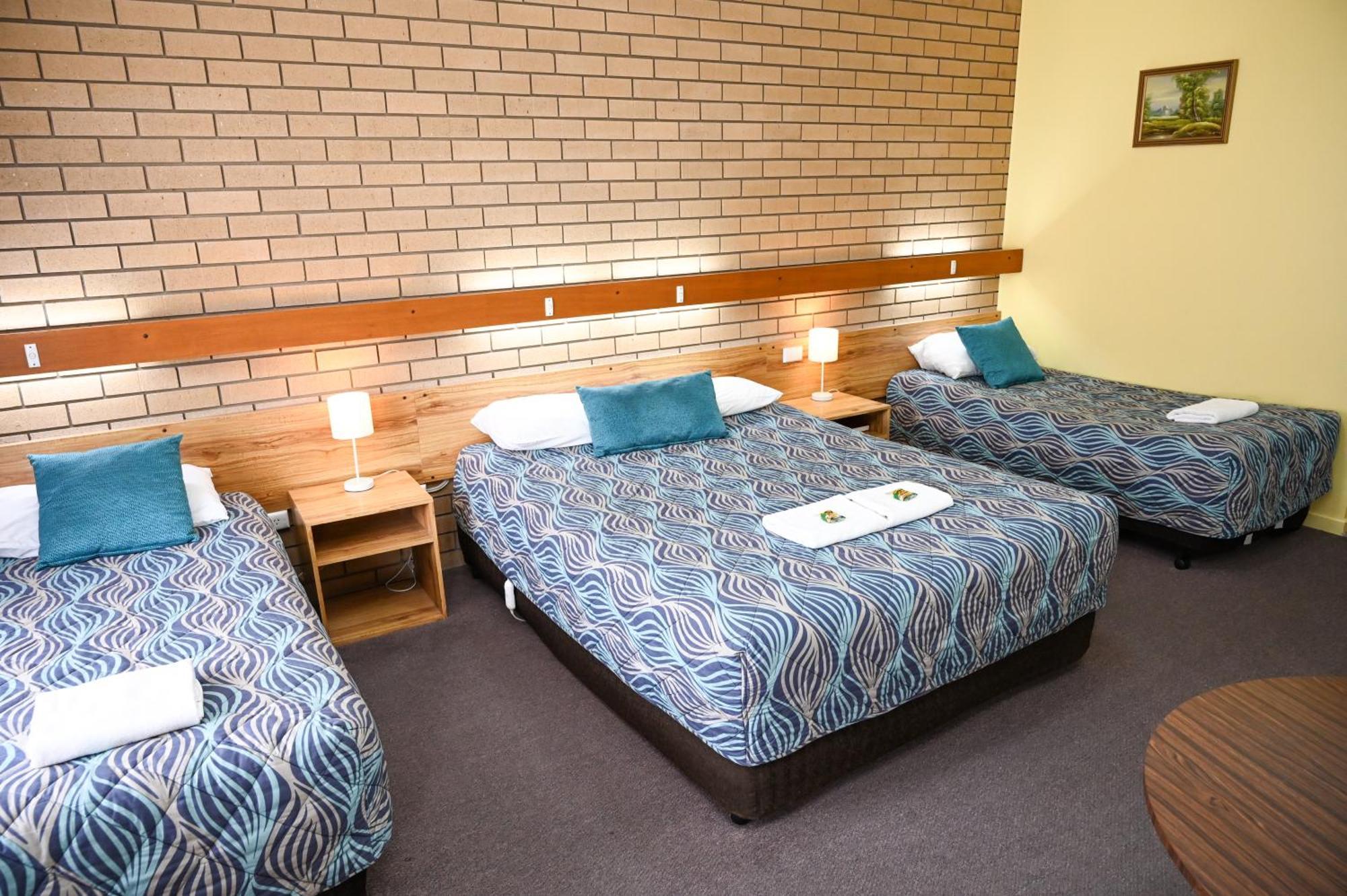 Holbrook Town Centre Motor Inn Luaran gambar