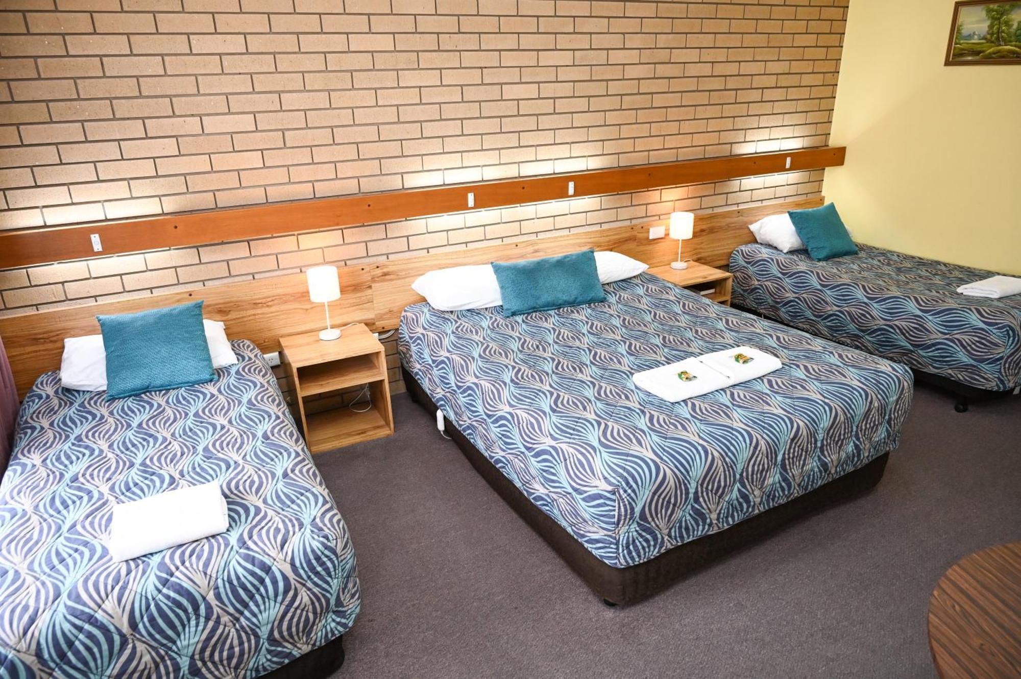 Holbrook Town Centre Motor Inn Luaran gambar