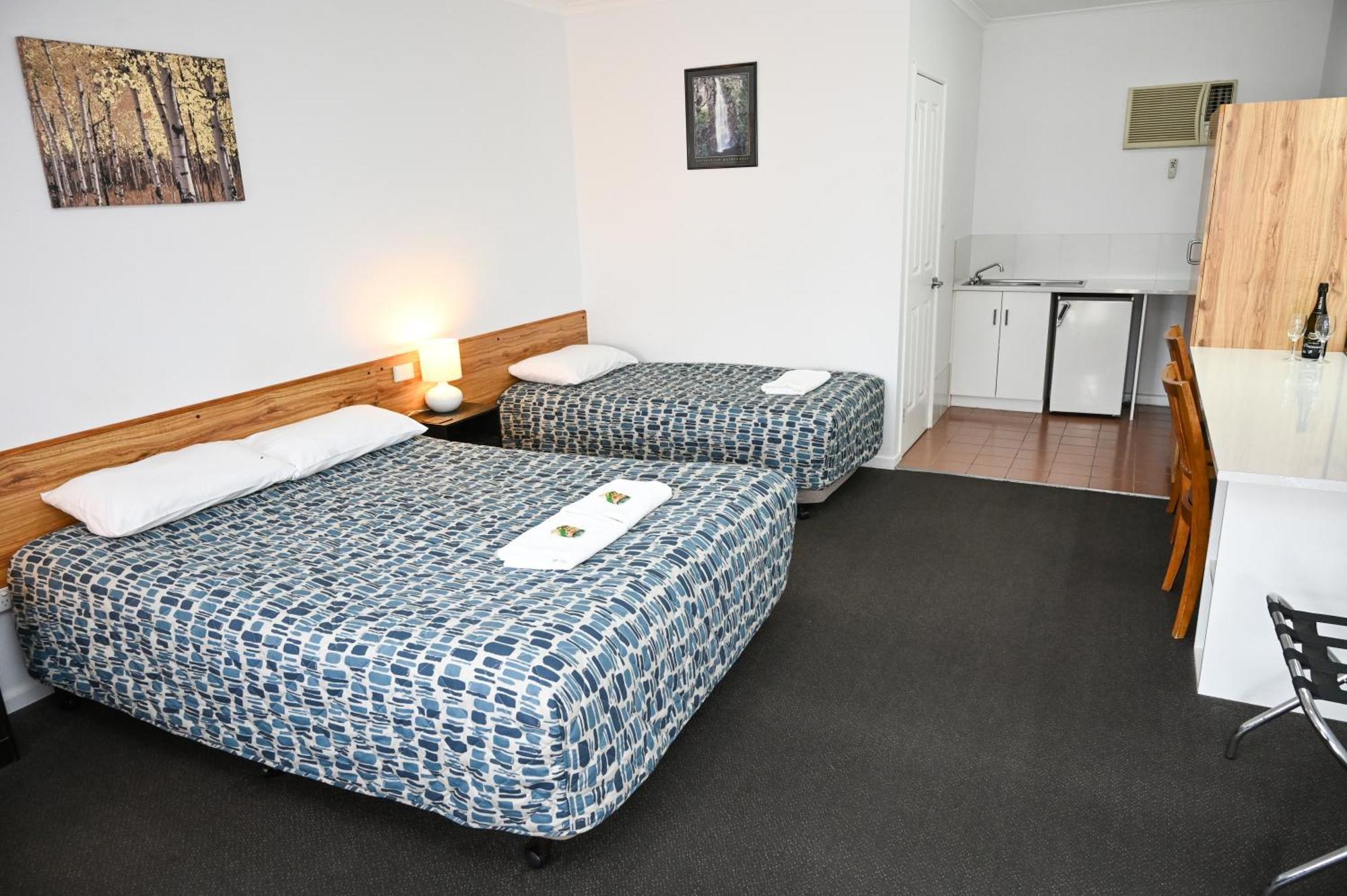 Holbrook Town Centre Motor Inn Luaran gambar