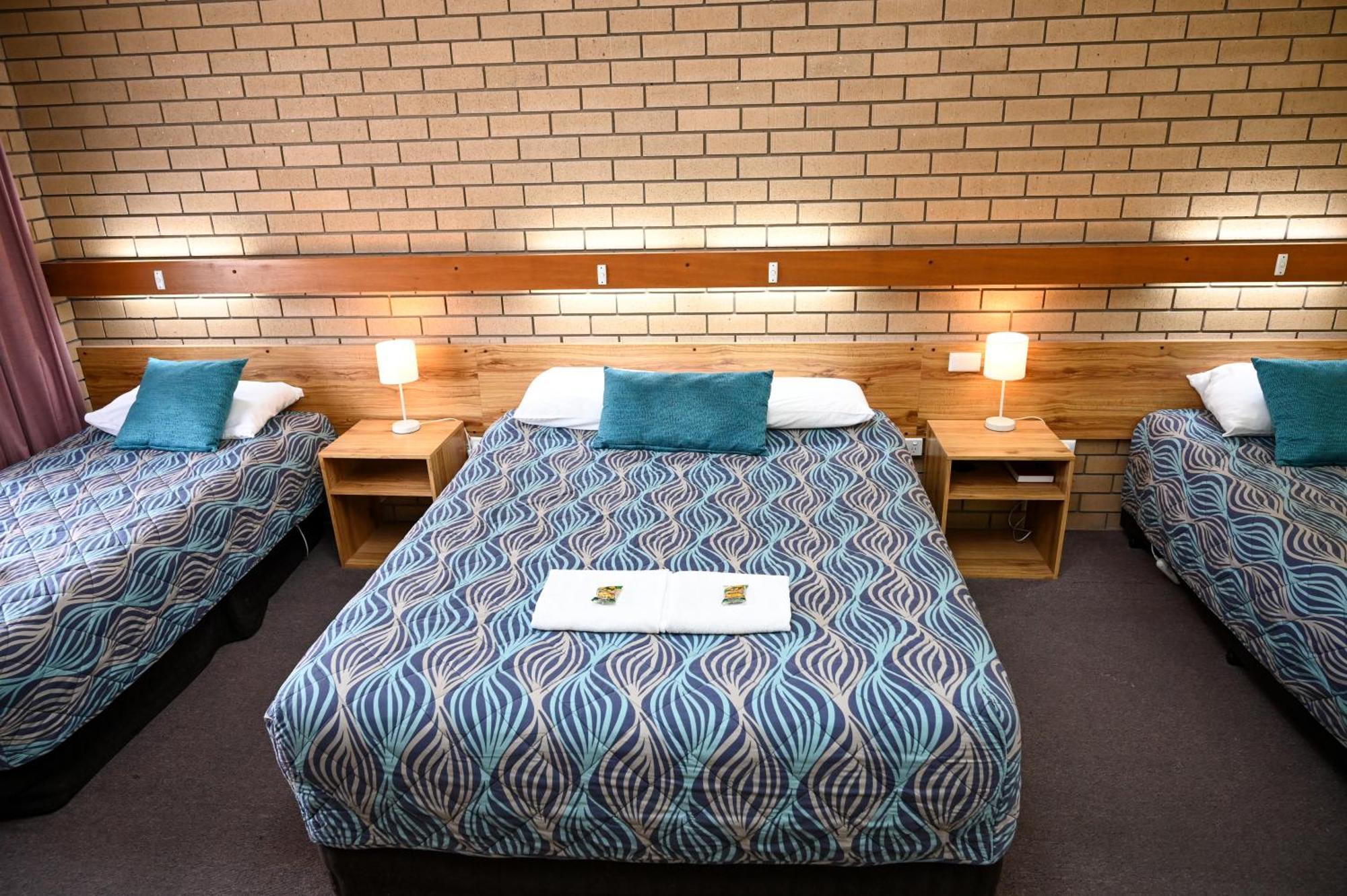 Holbrook Town Centre Motor Inn Luaran gambar