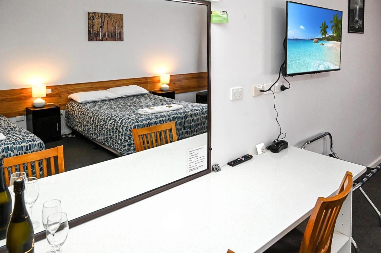 Holbrook Town Centre Motor Inn Luaran gambar