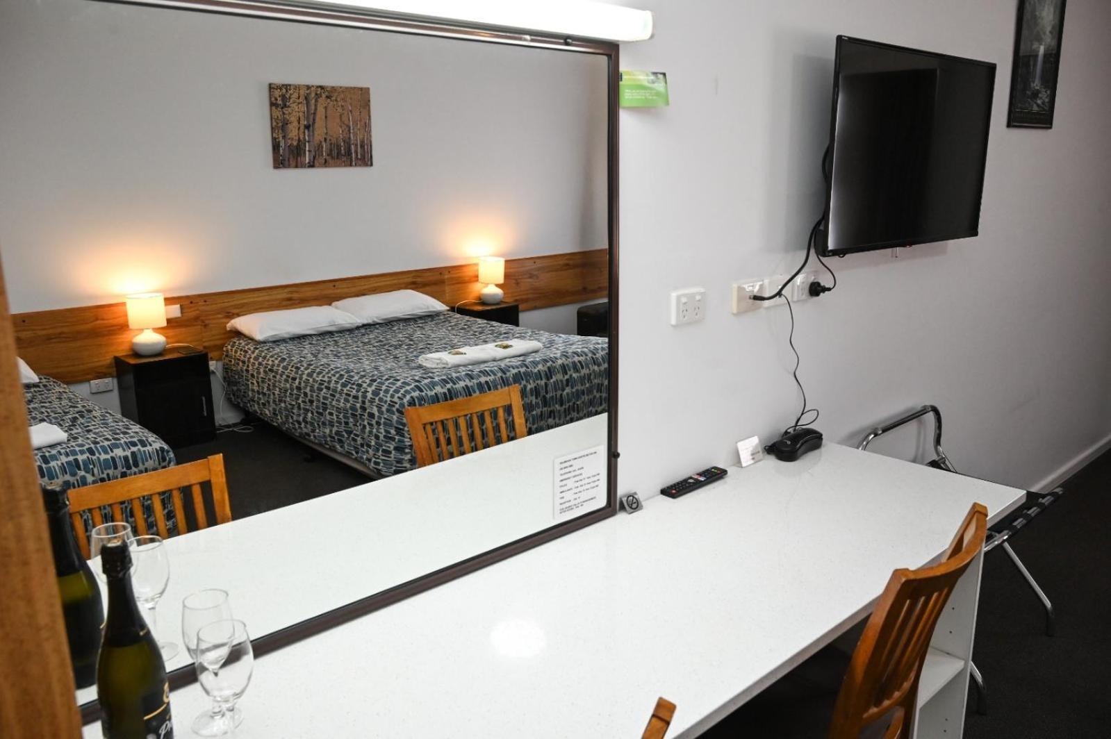 Holbrook Town Centre Motor Inn Luaran gambar
